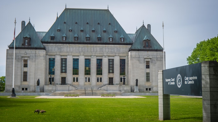 La Cour suprême du Canada vue de l'extérieur.