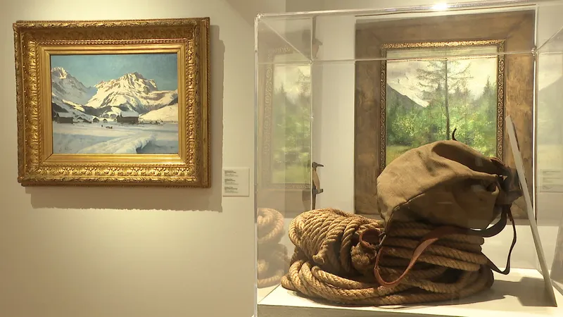 Les tableaux mais aussi les photos ainsi que le matériel d'alpiniste du peintre français Gabriel Loppé (1825-1913) sont exposés jusqu'en mai 2024 à Bard, dans la vallée d'Aoste (Italie).