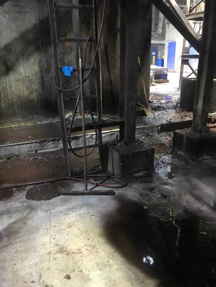 Another photo of the mezzanine after cleaning. A shovel leans against the structure in the background.