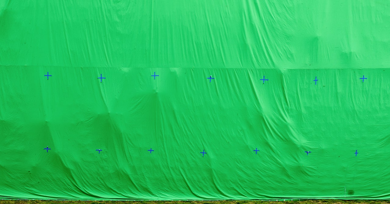 How to Set Up a Greenscreen on a Budget (2023): Stands, Materials, Lighting
