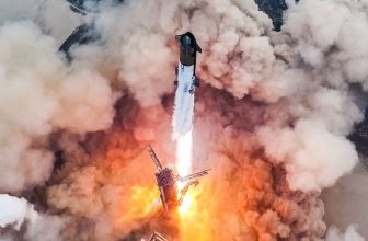SpaceX Starship launches on nail-biting 4th test flight of world's most powerful rocket (video, photos)