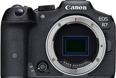 Unleashing Creativity: Canon EOS R7 Mirrorless Camera Review