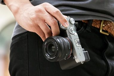 La fuite du Sony A7C II indique une hausse de prix par rapport au compact A7 IV, tandis que l’A7C R coûtera 3 699 €