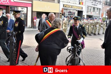 Le sourire de la Princesse Astrid à Wavre pour célébrer le 21 juillet (PHOTOS ET VIDEO)